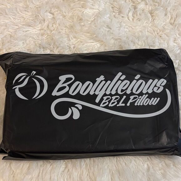 Brazilian Butt Lift Recovery Pillow in Black/washable pillow case - Picture 4 of 10